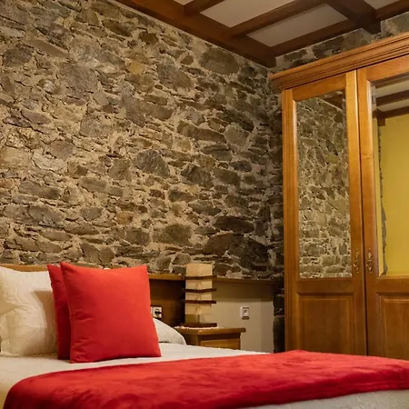 Rurales Mestas Apartment Puenteciella